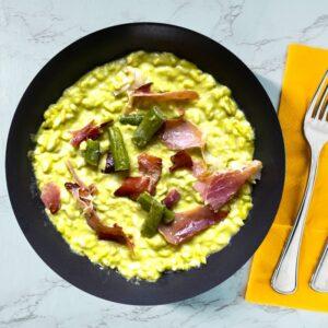 Risotto carnaroli con crema di asparagi e speck croccante - 330 g