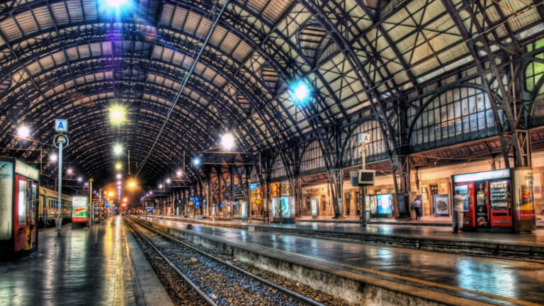 Distributori automatici nelle stazioni ferroviarie: comodità e convenienza con J-Momo